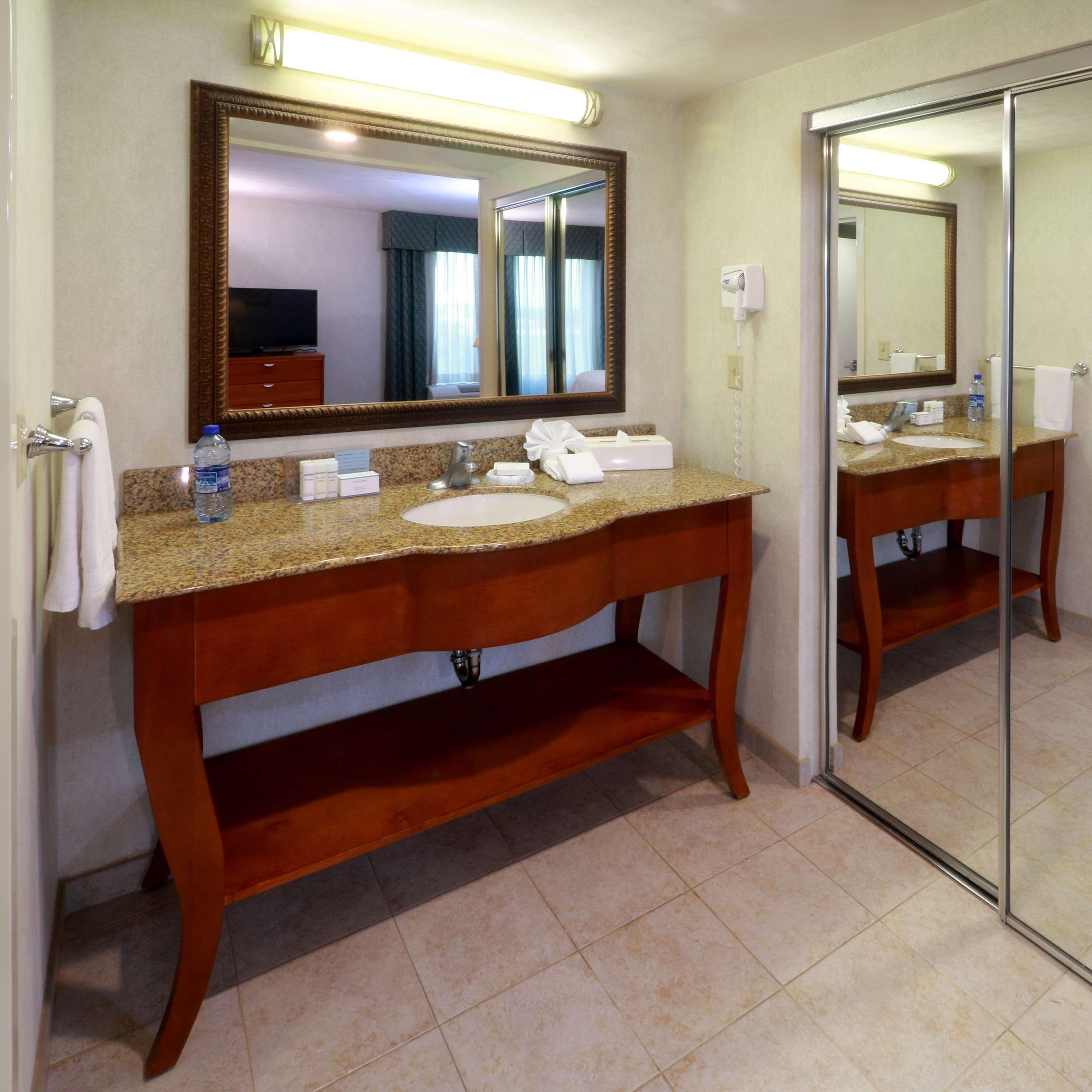 Hampton By Hilton Reynosa Zona Industrial Hotell Exteriör bild