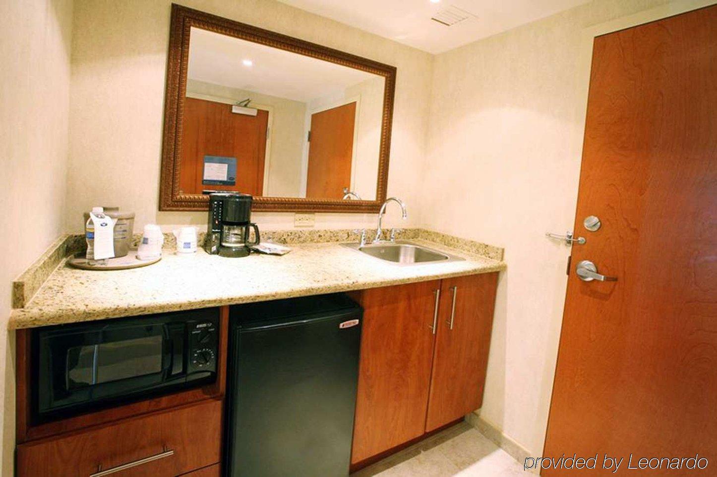 Hampton By Hilton Reynosa Zona Industrial Hotell Rum bild