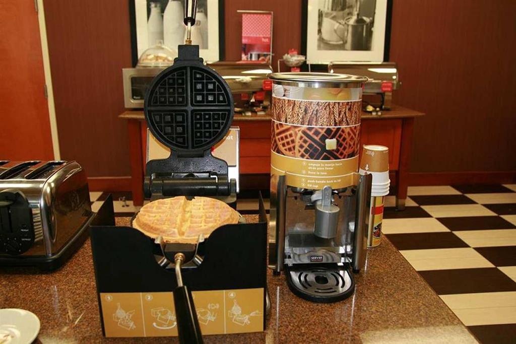 Hampton By Hilton Reynosa Zona Industrial Hotell Restaurang bild